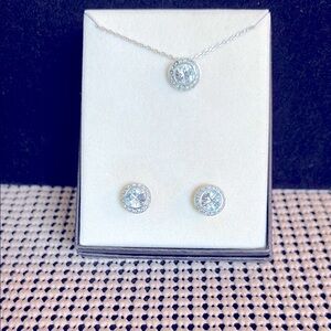 Silver Swarovski Necklace & Earring Set Elegant Jewelry Piece